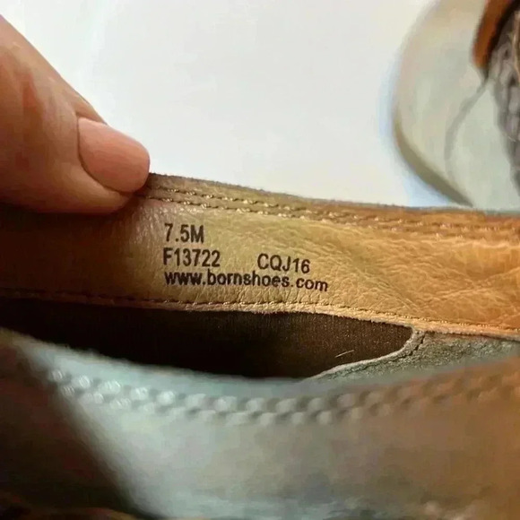 BORN Womens Sylvia Ankle Bootie Tan Leather Brown Braid Accent Back Zip Size 7.5 - Picture 7 of 11